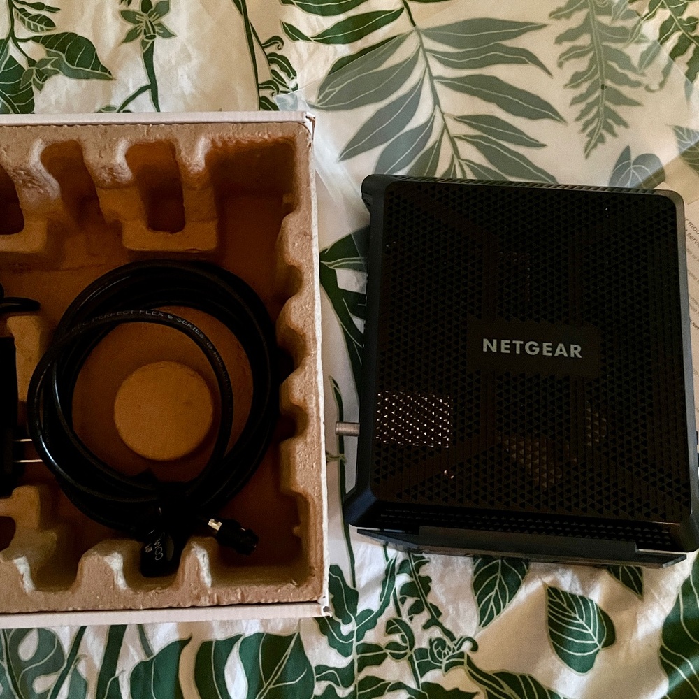 Nighthawk Cable Modem Router - Picture 6 of 6